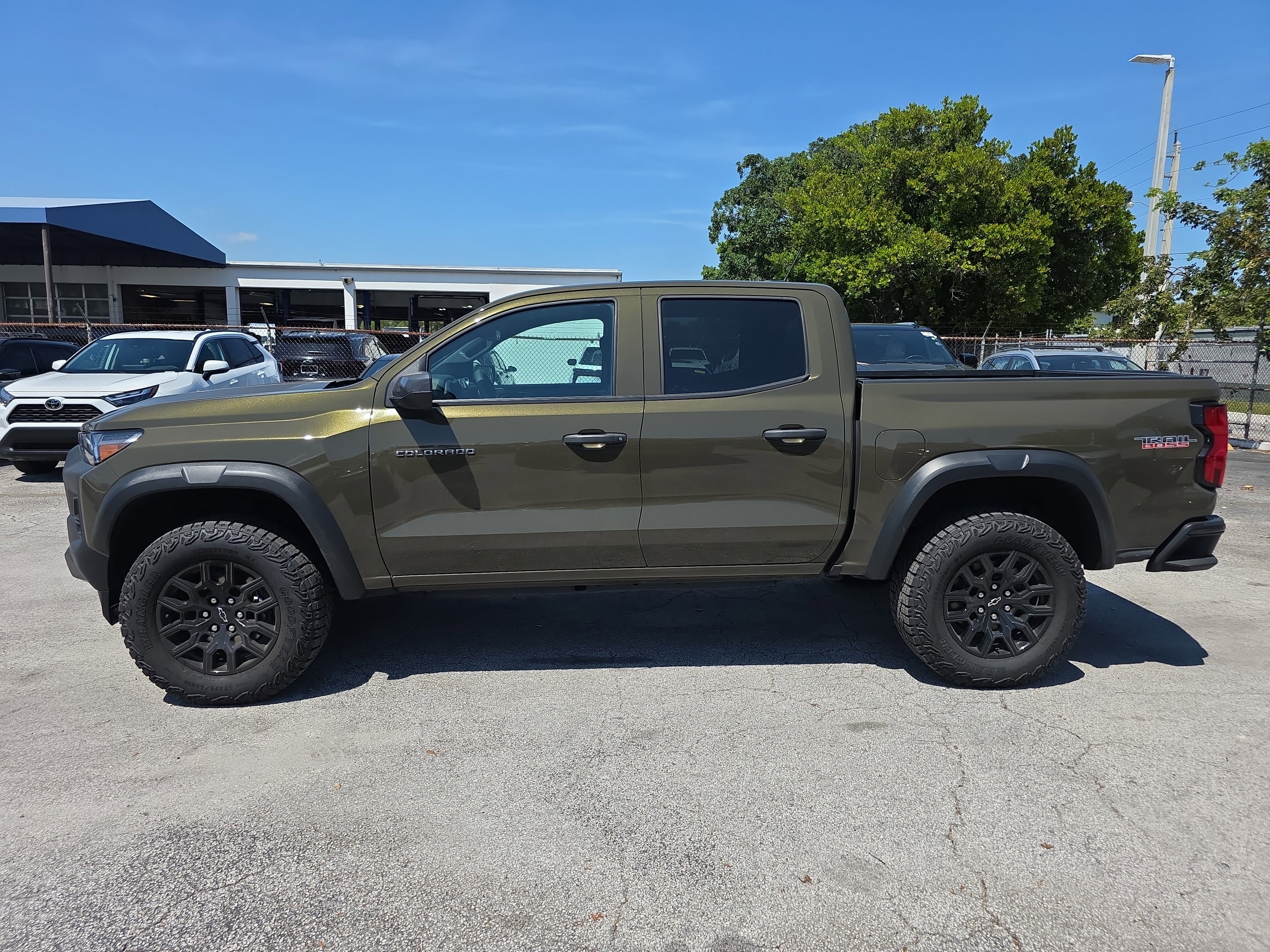 Used 2025 Chevrolet Colorado Trail Boss image 3