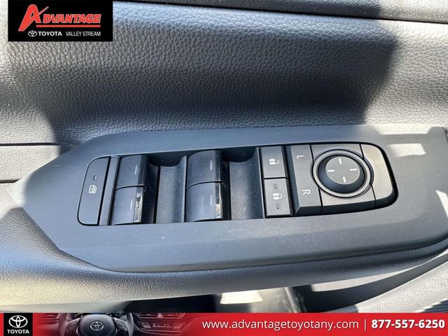 Used 2024 Toyota Prius Prime FWD image 18