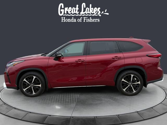 Used 2021 Toyota Highlander XSE AWD/4WD image 2