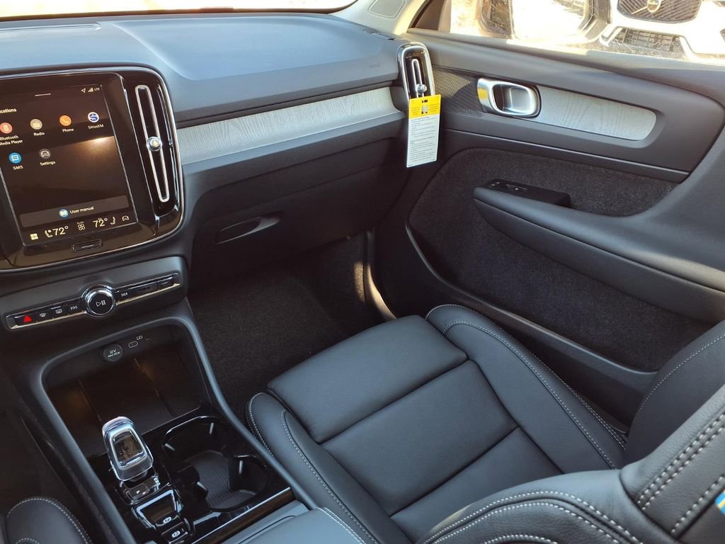 New 2026 Volvo XC40 B5 Plus w/ Climate Package AWD/4WD image 19