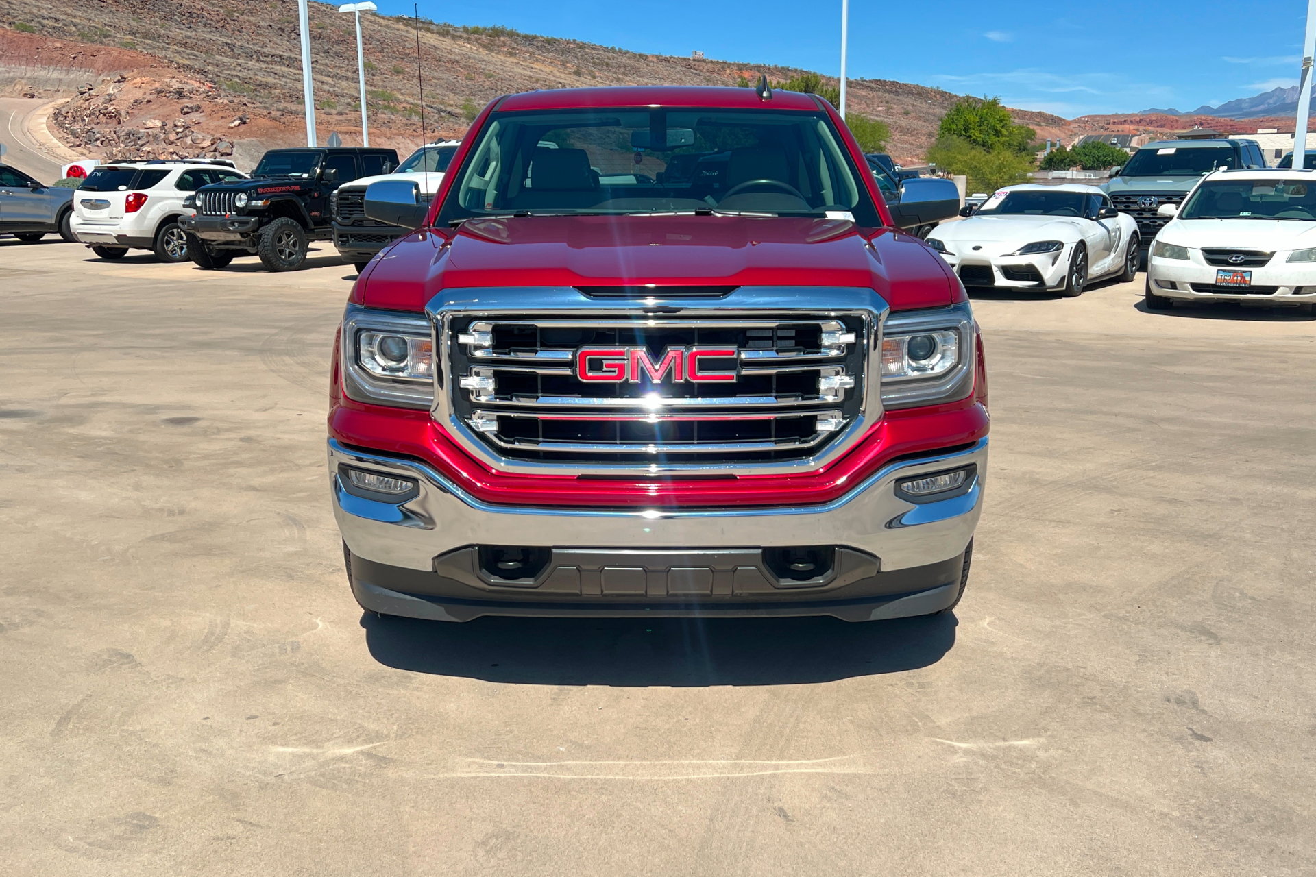 Used 2018 GMC Sierra 1500 SLT w/ SLT Premium Package AWD/4WD image 9