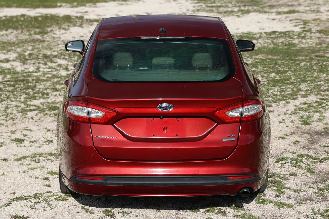 Used 2016 Ford Fusion SE FWD image 9