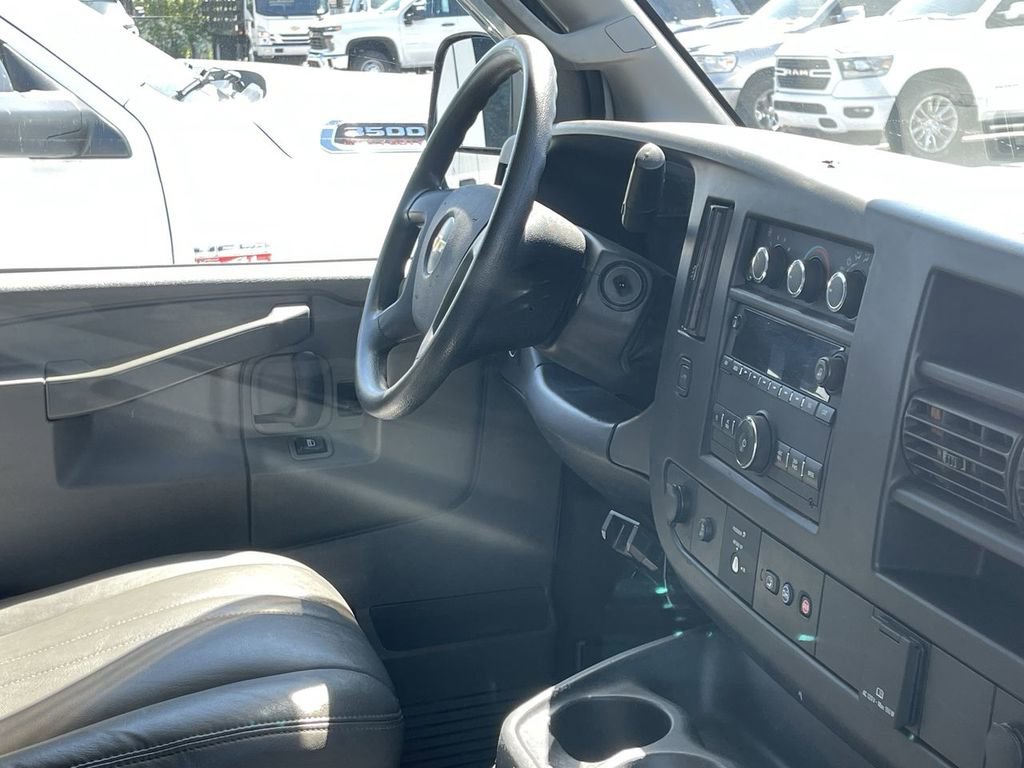Used 2019 Chevrolet Express 3500 w/ Driver Convenience Package RWD image 9