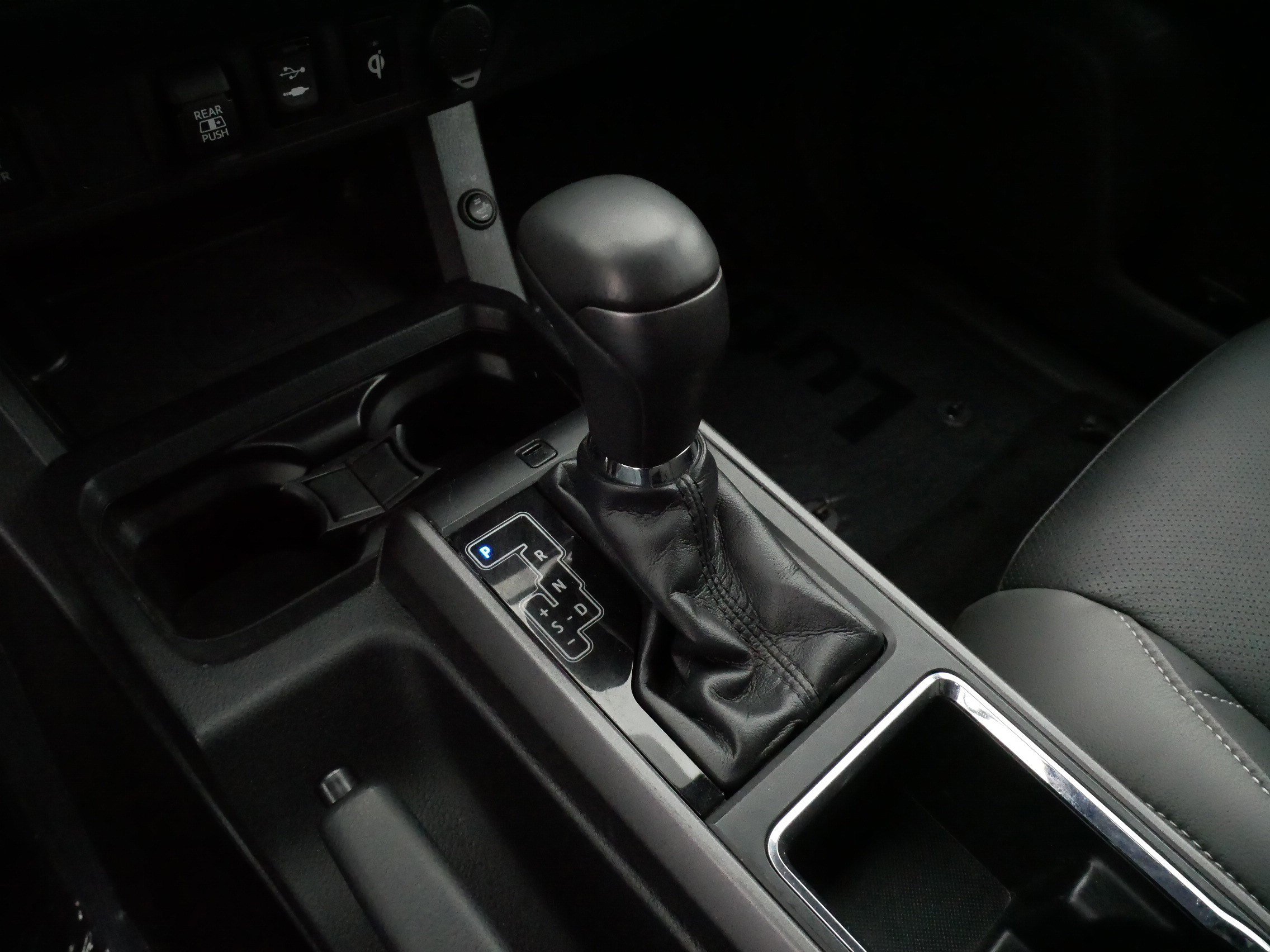 Used 2019 Toyota Tacoma TRD Sport AWD/4WD image 24