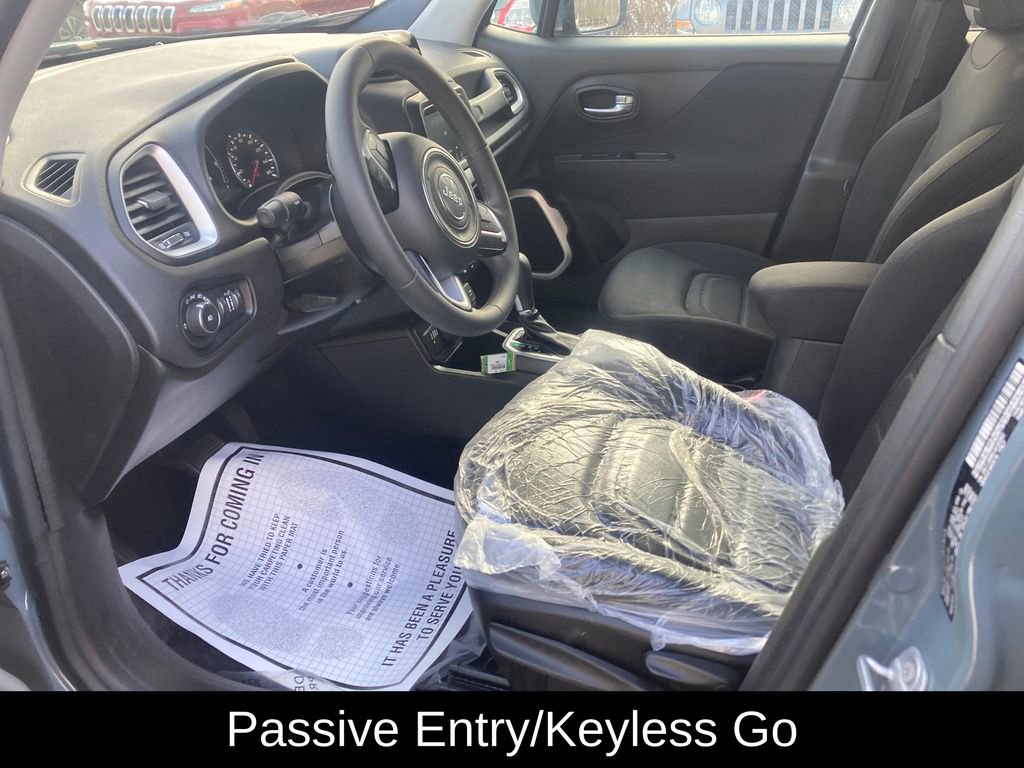 Used 2018 Jeep Renegade Latitude image 12