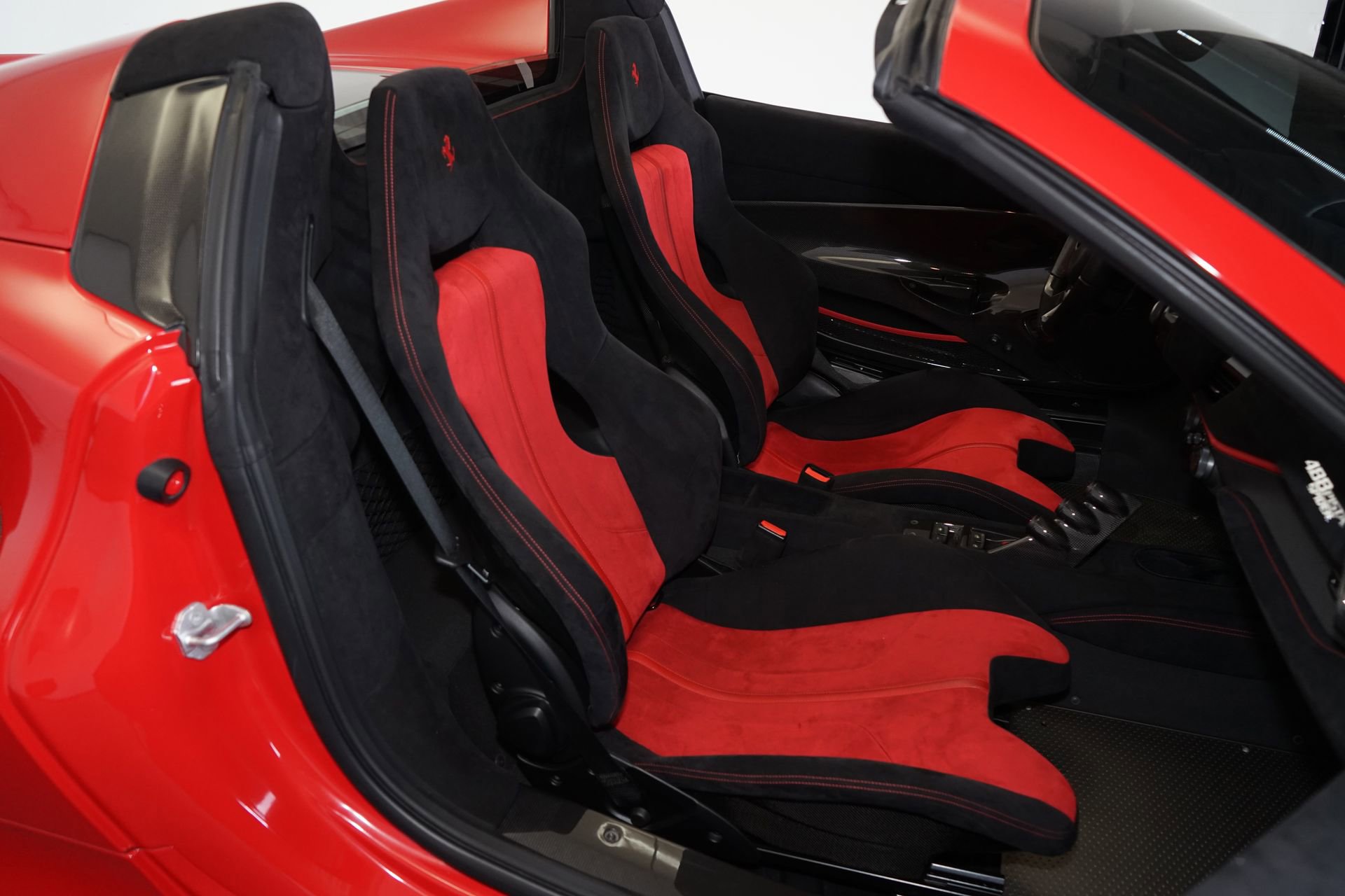 Used 2020 Ferrari 488 Pista Spider image 17