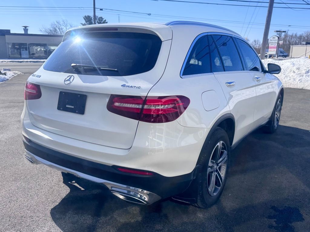 Used 2017 Mercedes-Benz GLC 300 4MATIC image 5