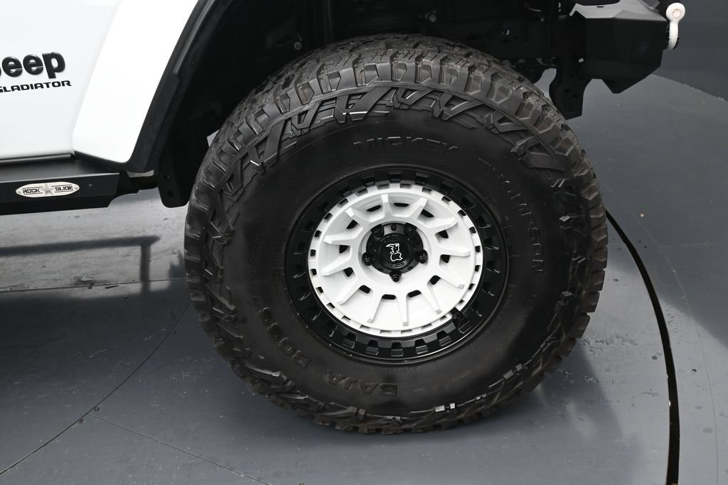 Used 2024 Jeep Gladiator Sport AWD/4WD image 32