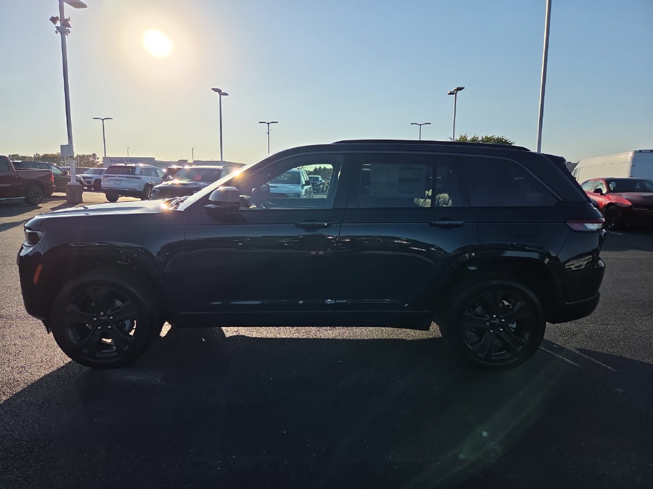 New 2027 Jeep Grand Cherokee Limited AWD/4WD image 28