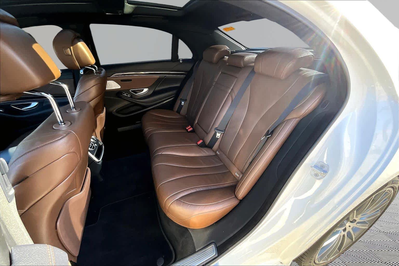 Used 2017 Mercedes-Benz S 550 Sedan image 21