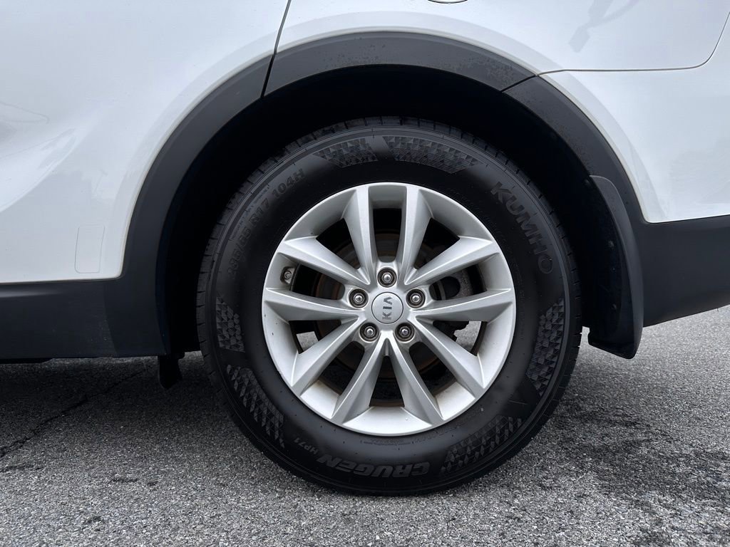 Used 2018 Kia Sorento LX image 35