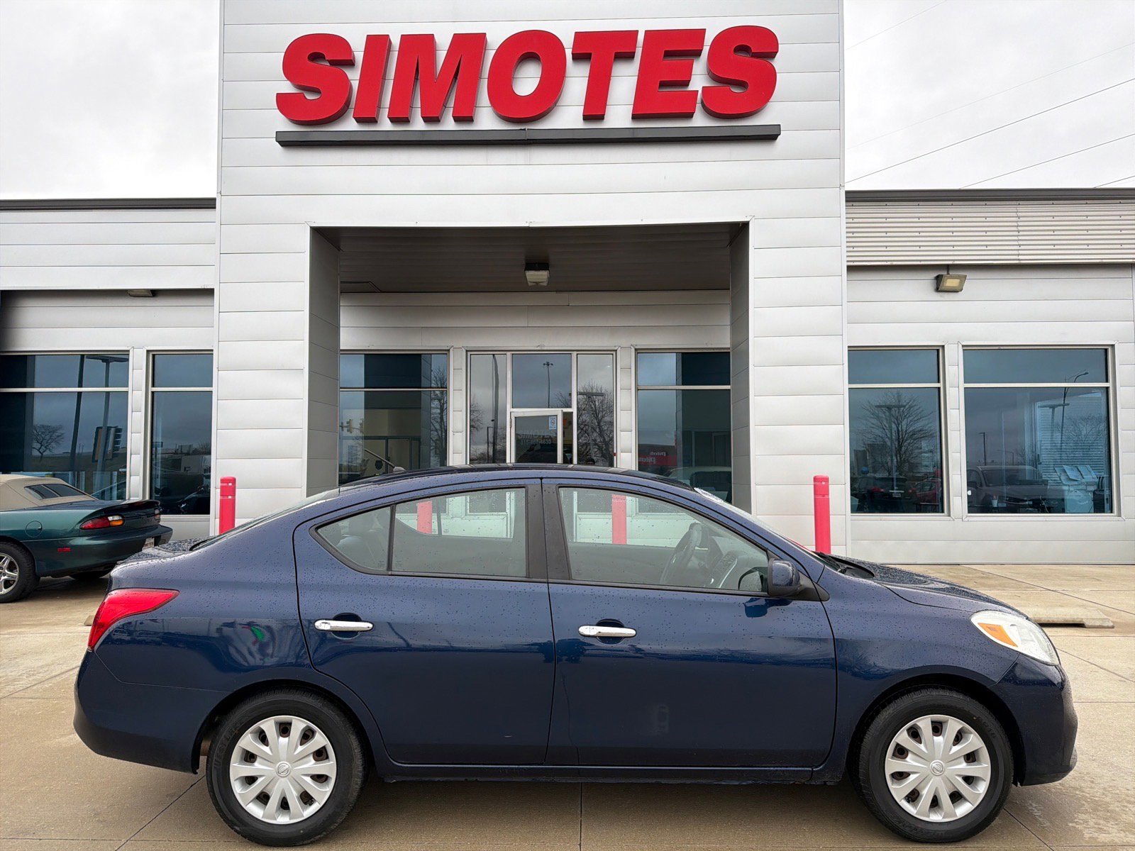 Used 2012 Nissan Versa SV w/ Convenience Pkg FWD image 1