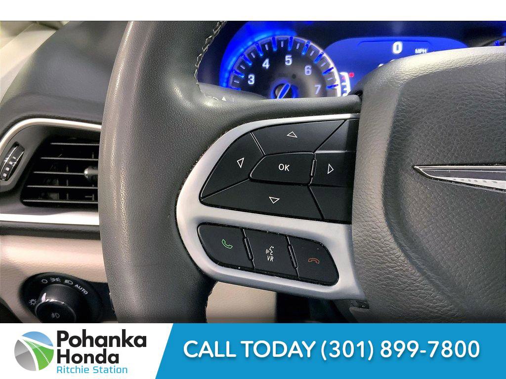 Used 2022 Chrysler Pacifica Touring-L image 21