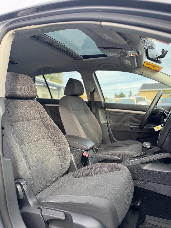 Used 2009 Volkswagen Rabbit S image 15