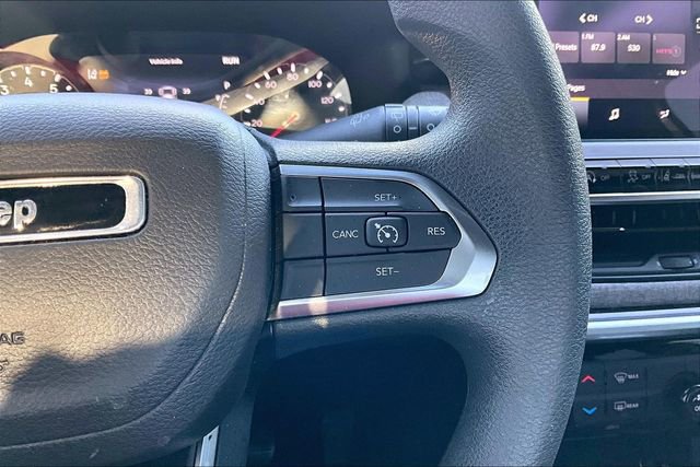 Used 2023 Jeep Compass Sport image 11