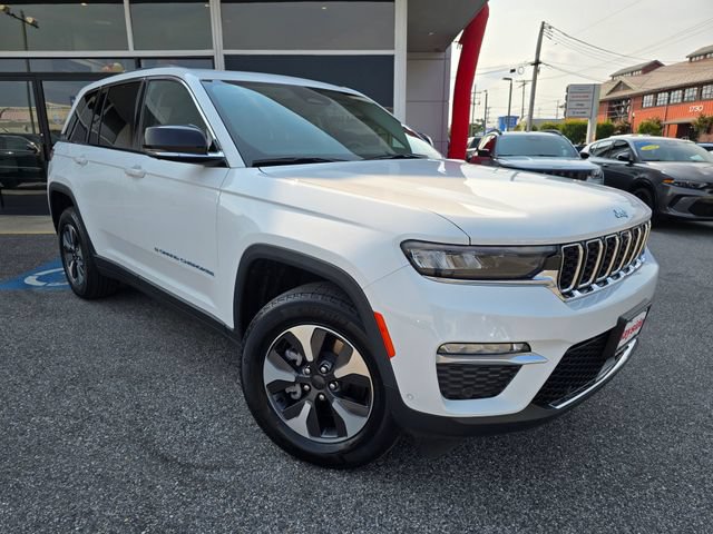 Used 2022 Jeep Grand Cherokee Limited 4xe w/ Luxury Tech Group II AWD/4WD image 2