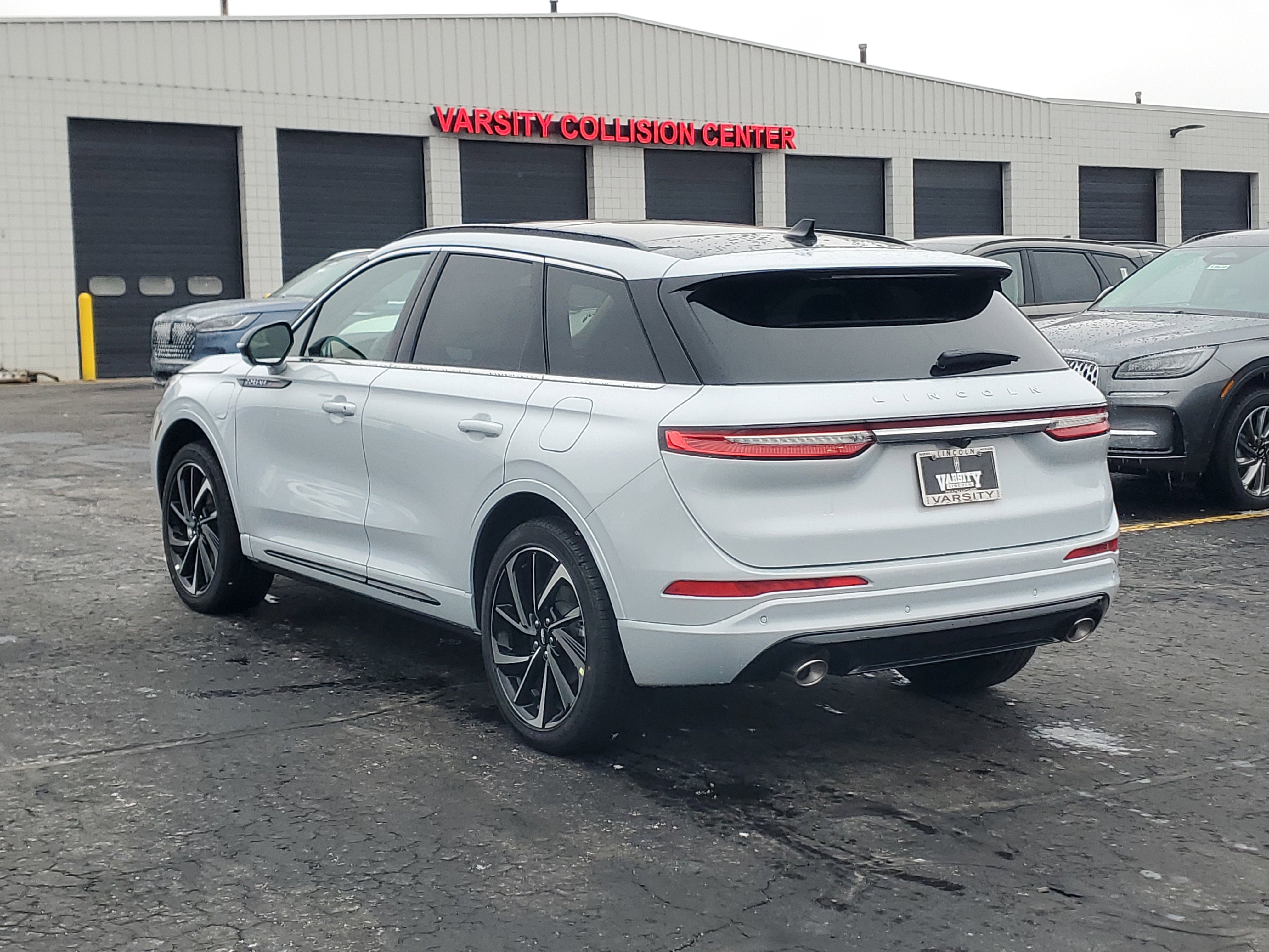 New 2026 Lincoln Corsair Grand Touring image 3