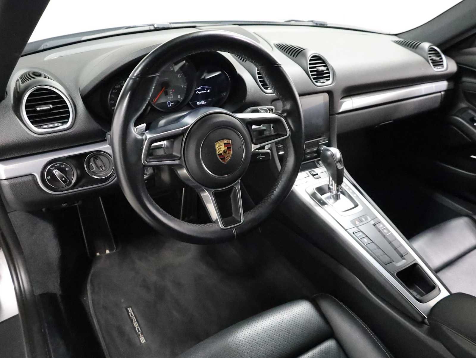 Used 2018 Porsche 718 Cayman S RWD image 4