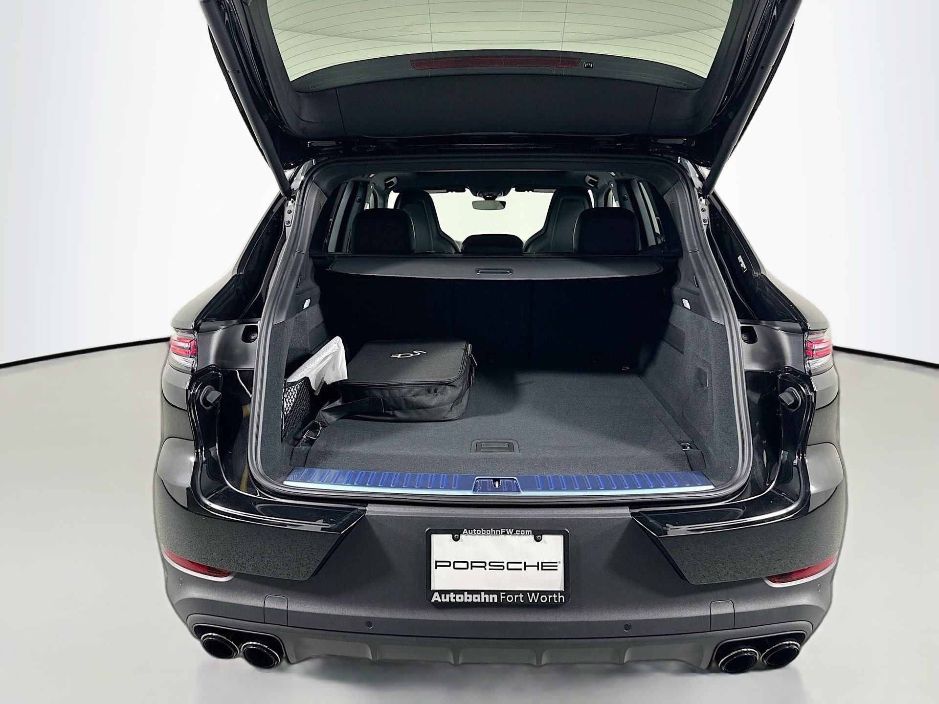 Certified 2025 Porsche Cayenne E-Hybrid image 39