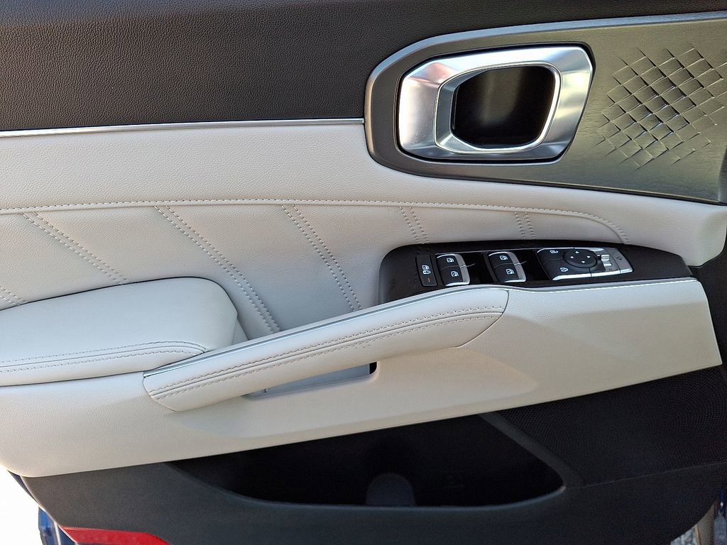 Used 2023 Kia Sorento SX image 14