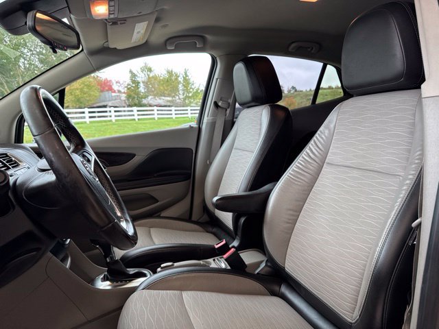 Used 2016 Buick Encore FWD image 3