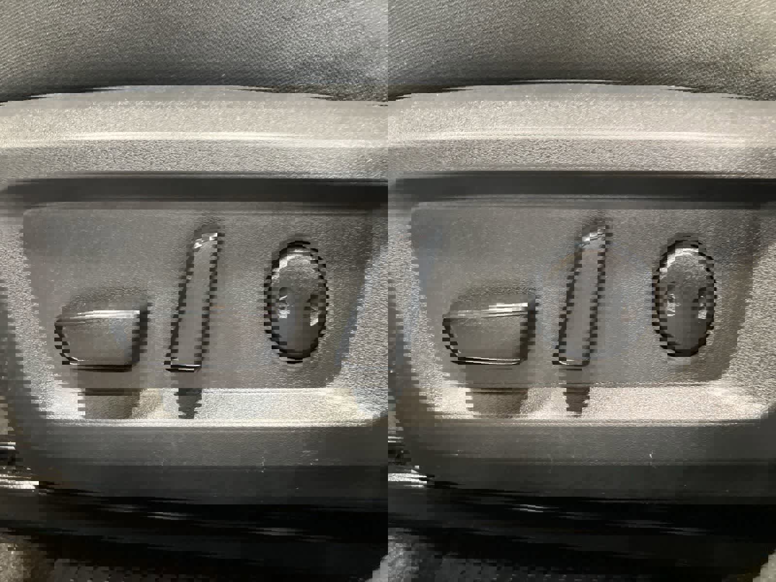 Used 2023 Nissan Rogue SV image 11