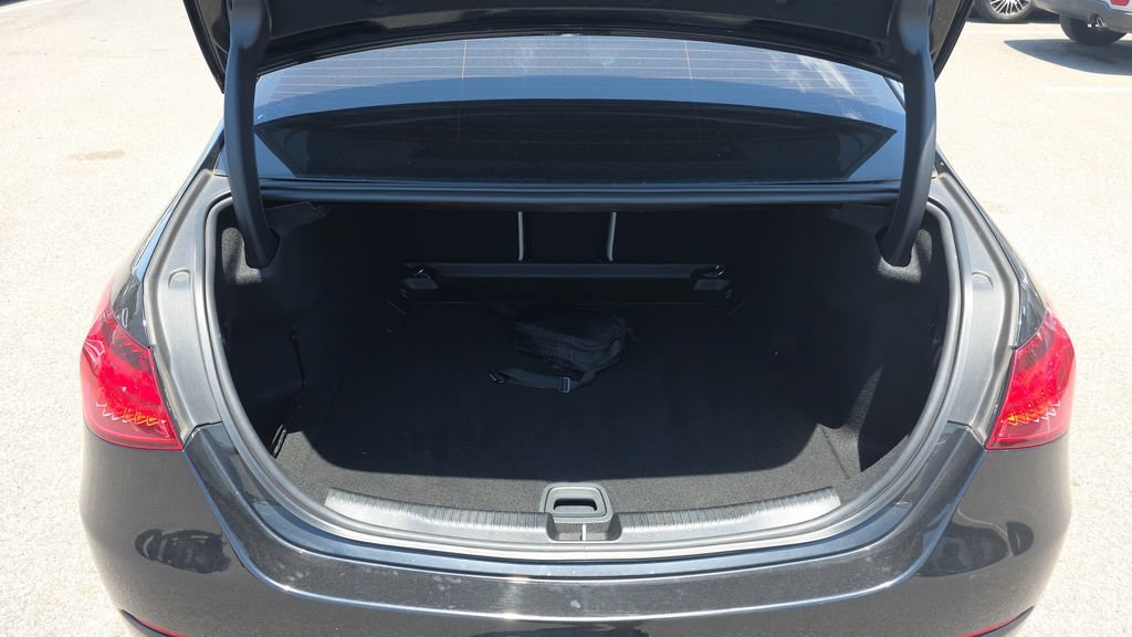 Used 2022 Mercedes-Benz C 300 Sedan image 9