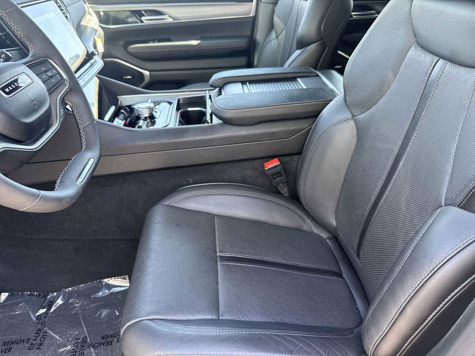 Used 2024 Jeep Wagoneer Series II w/ Convenience Group I AWD/4WD image 15
