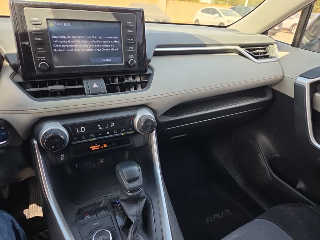 Used 2019 Toyota RAV4 XLE w/ Carpet Mat Package AWD/4WD image 14