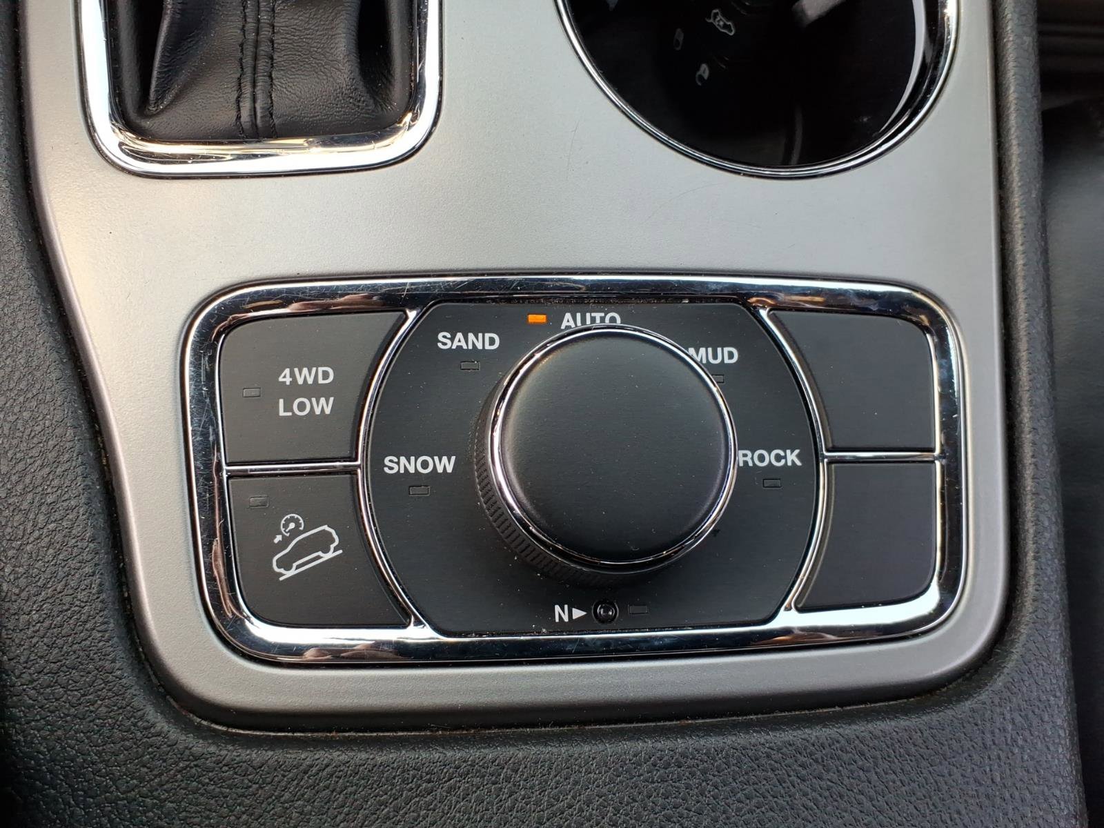 Used 2020 Jeep Grand Cherokee Limited AWD/4WD image 18