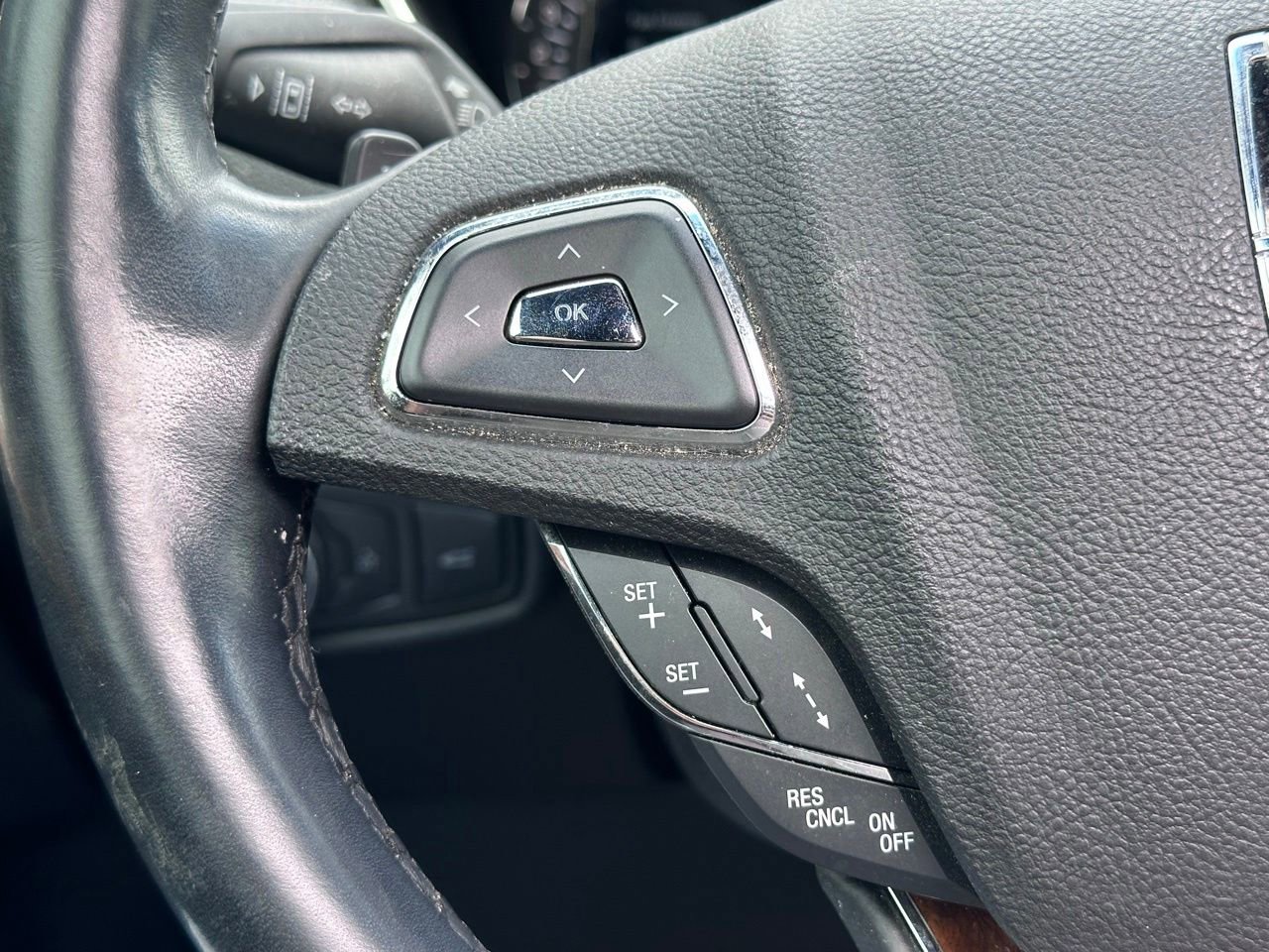 Used 2016 Lincoln MKX Reserve w/ Luxury Package FWD image 29
