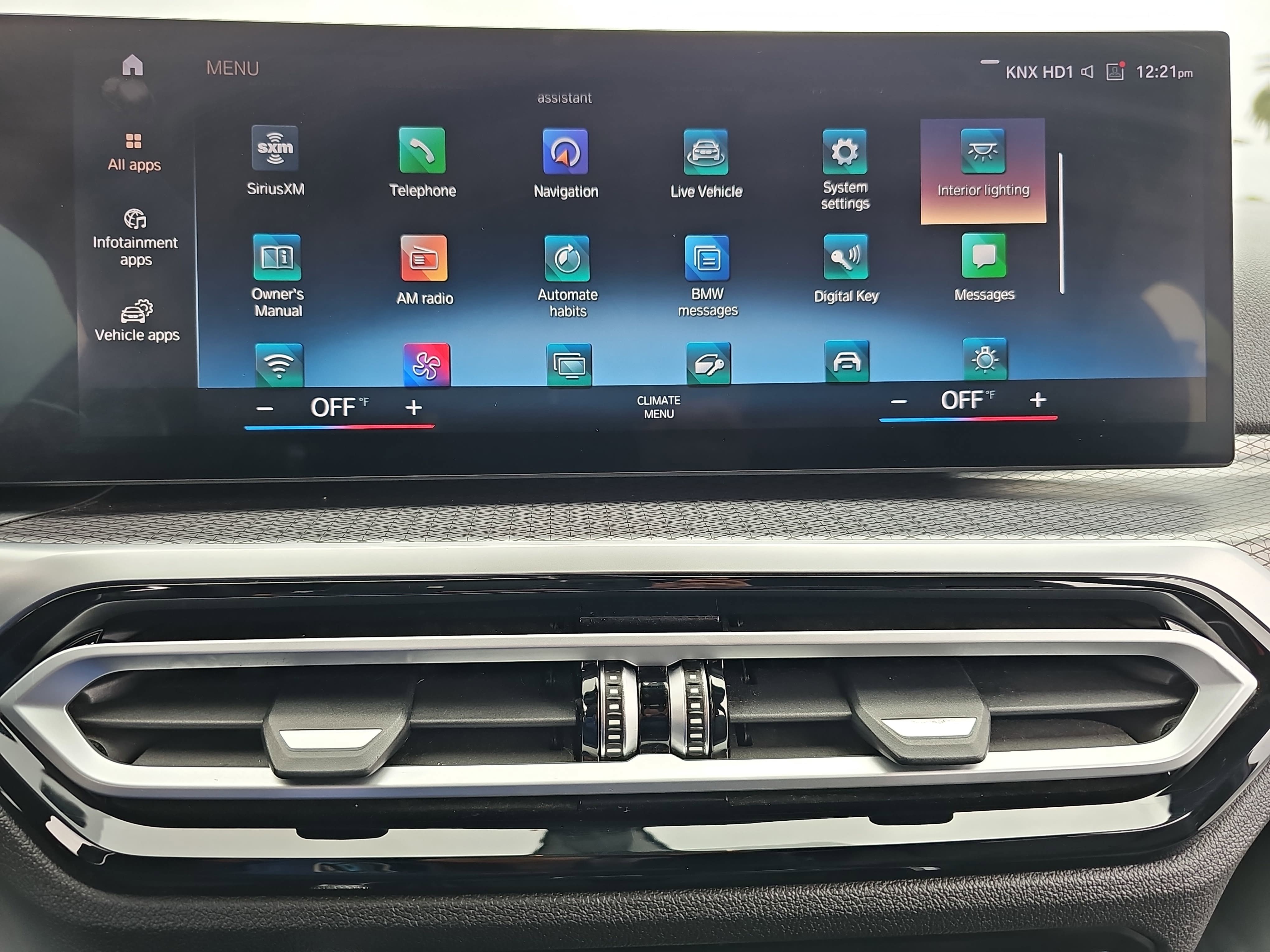 Used 2023 BMW 330i Sedan w/ M Sport Package image 21