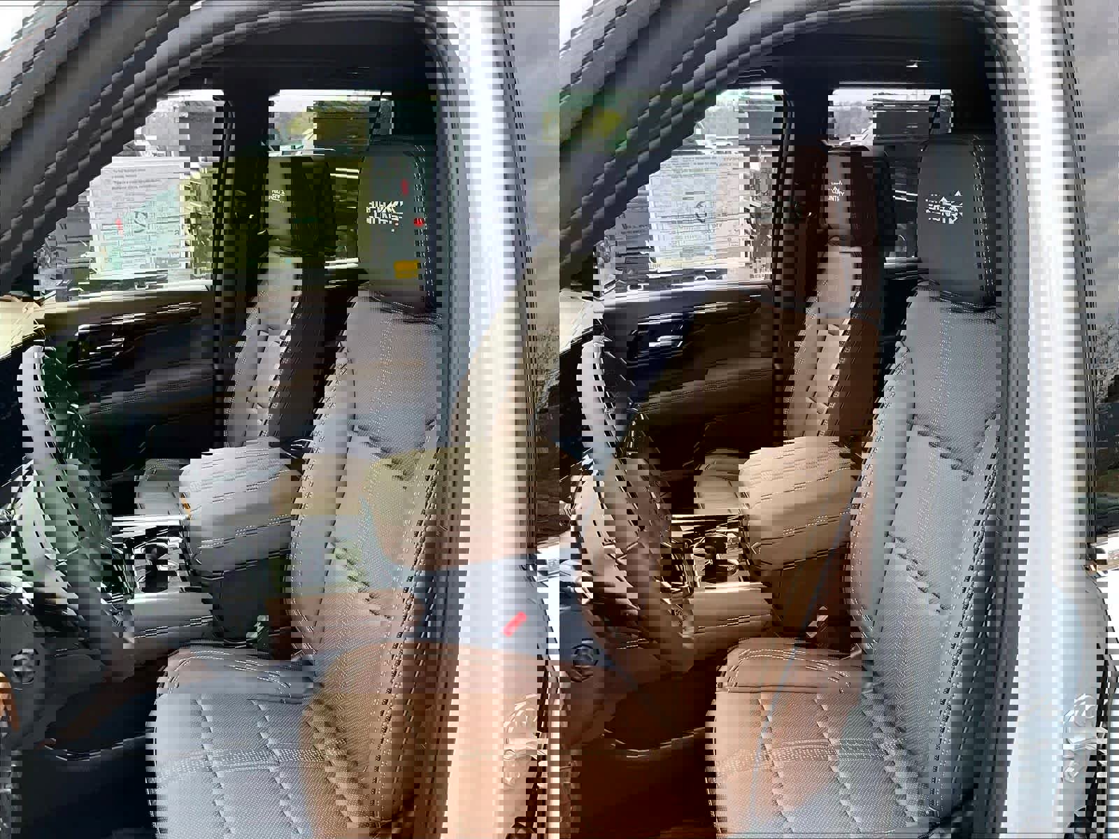 New 2026 Chevrolet Tahoe High Country AWD/4WD image 11