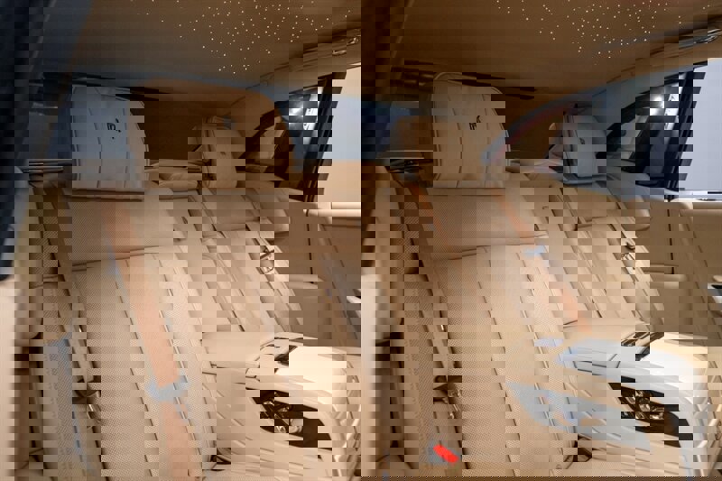 Used 2019 Rolls-Royce Phantom Sedan image 7