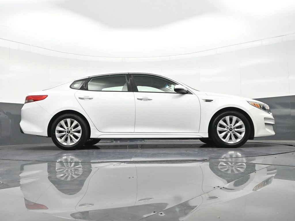 Used 2016 Kia Optima EX w/ Premium Package FWD image 29