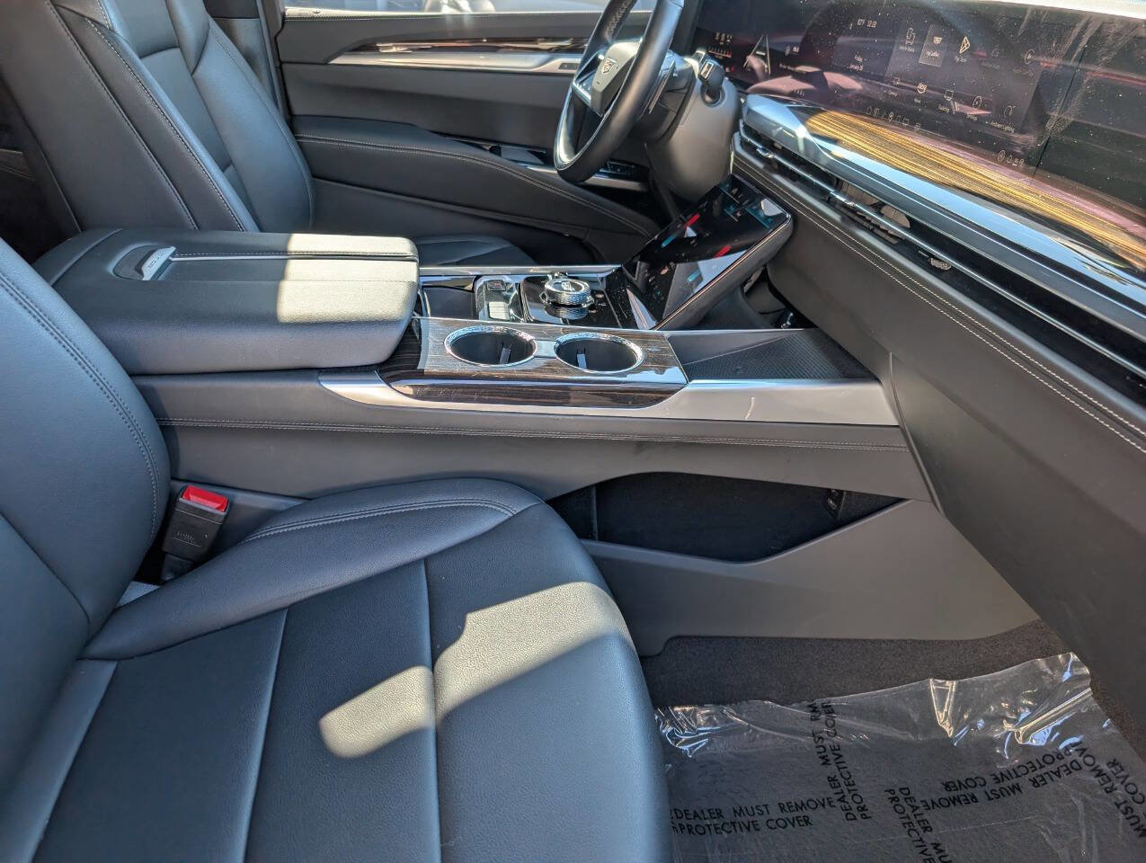 Used 2025 Cadillac Escalade ESV Luxury AWD/4WD image 36