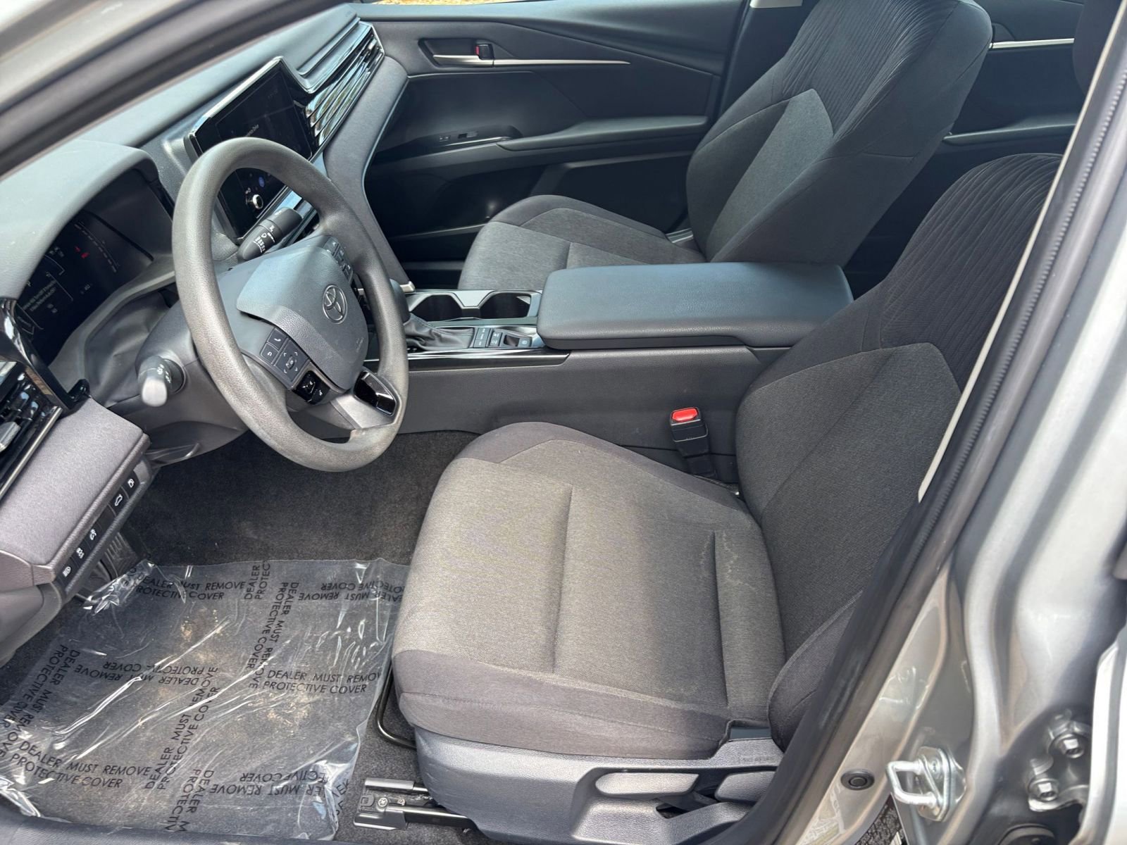 Used 2025 Toyota Camry LE FWD image 28