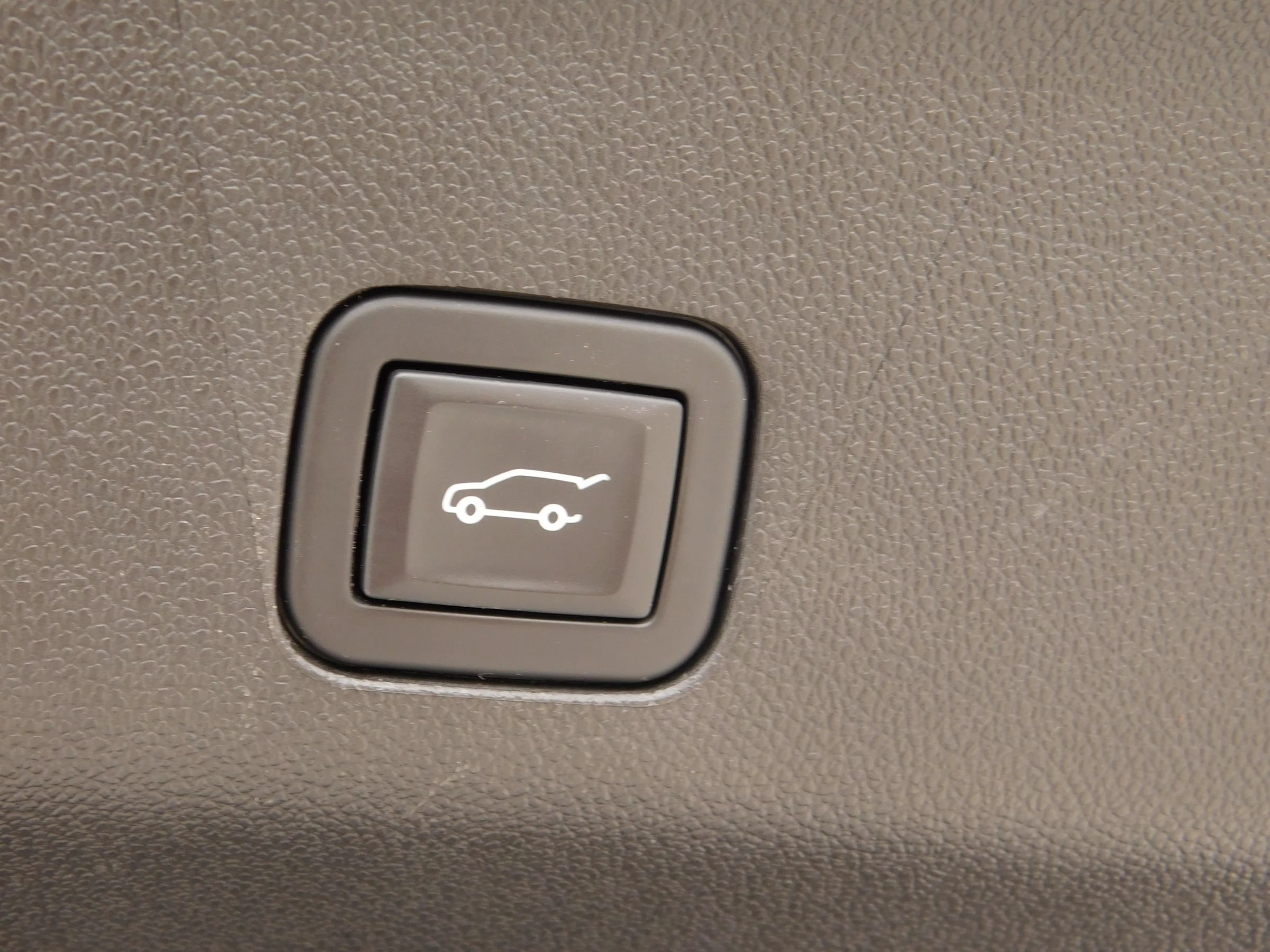 Used 2023 Chevrolet Tahoe Z71 AWD/4WD image 9