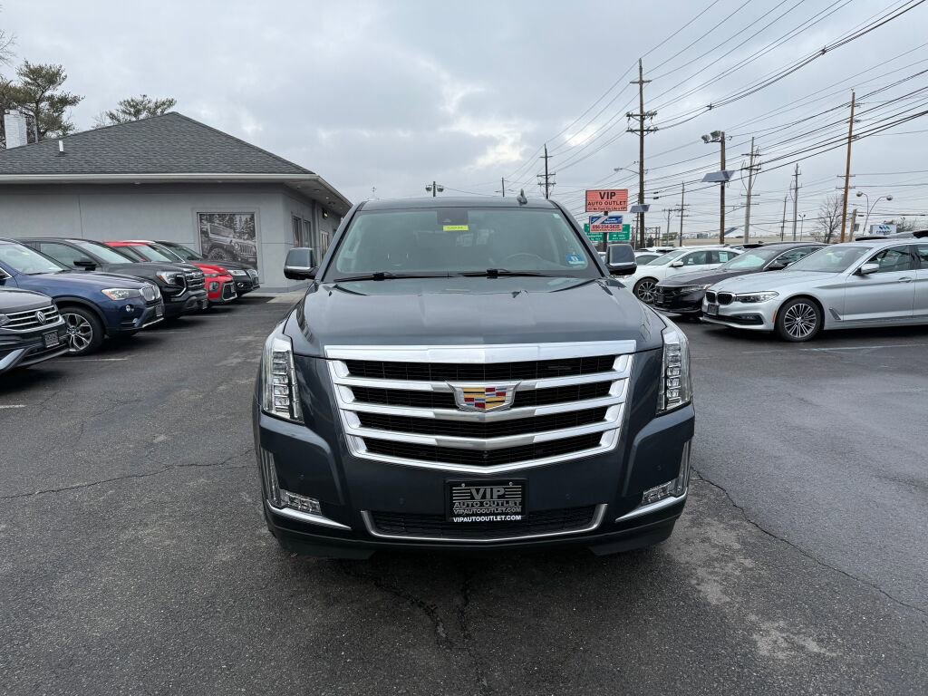 Used 2020 Cadillac Escalade Luxury AWD/4WD image 2