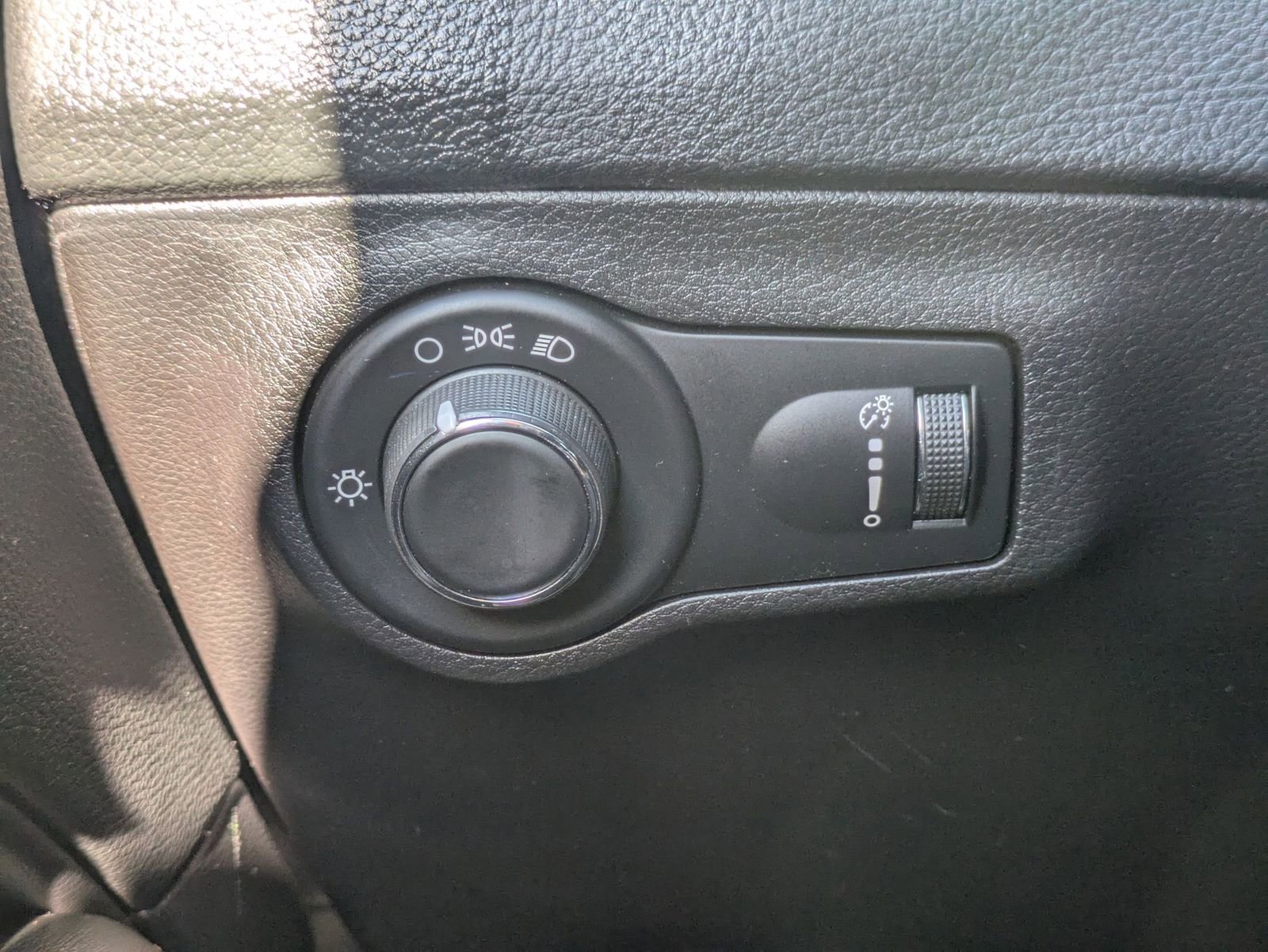 Used 2020 Jeep Compass Sport image 18