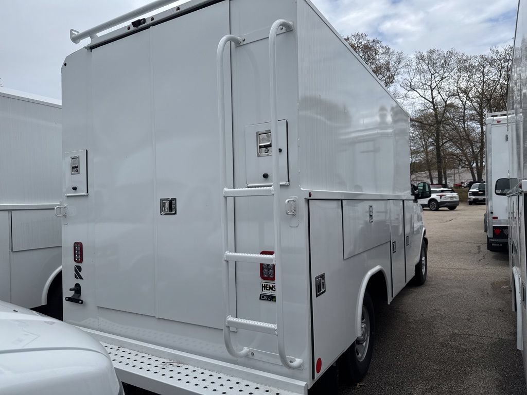 New 2025 Chevrolet Express 3500 w/ Power Convenience Package RWD image 4