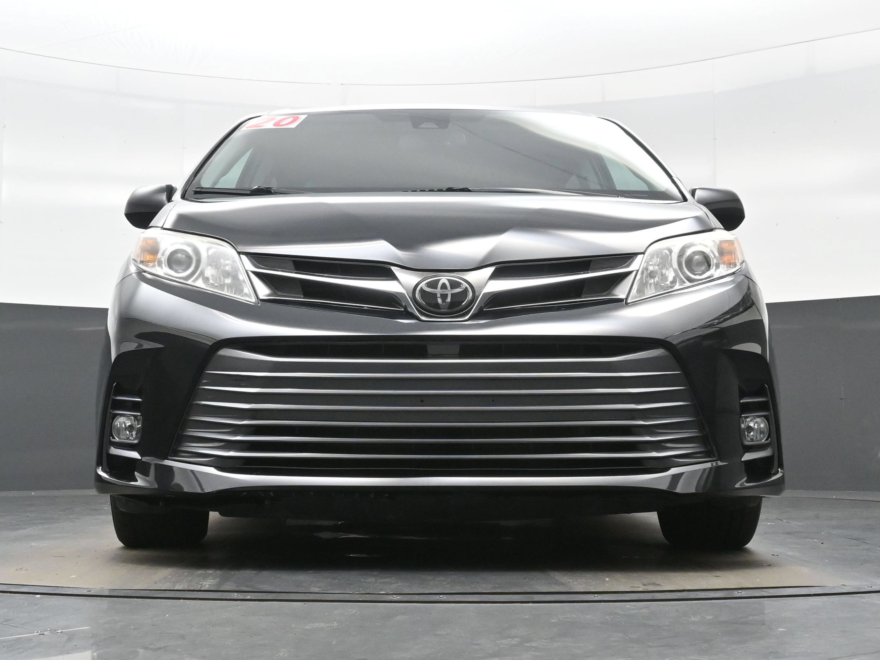 Used 2020 Toyota Sienna XLE FWD image 26
