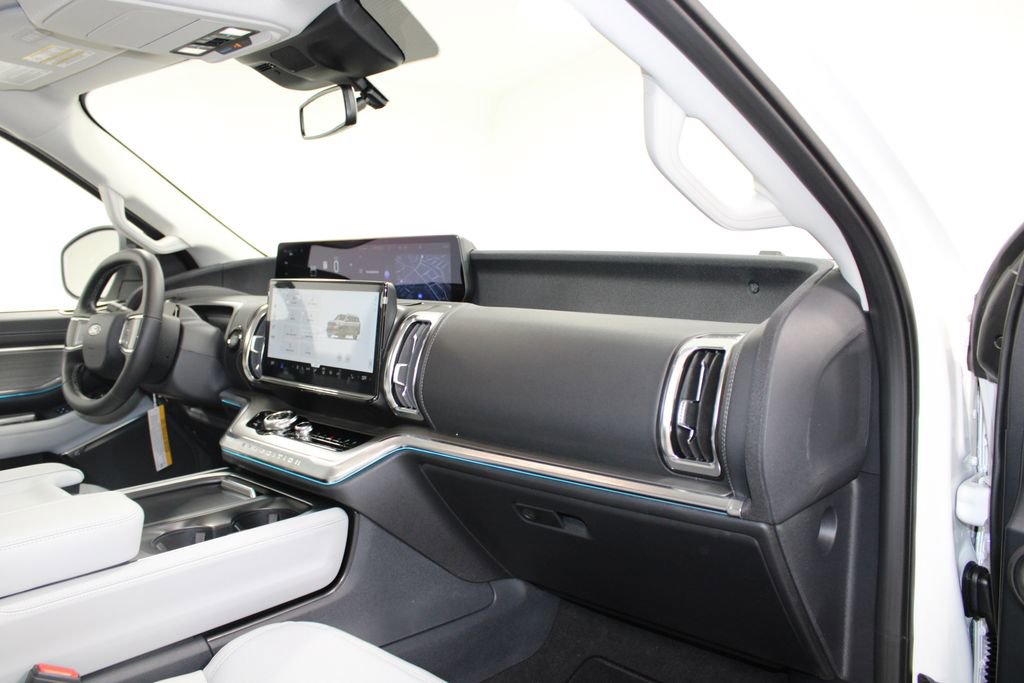 New 2026 Ford Expedition Platinum image 31