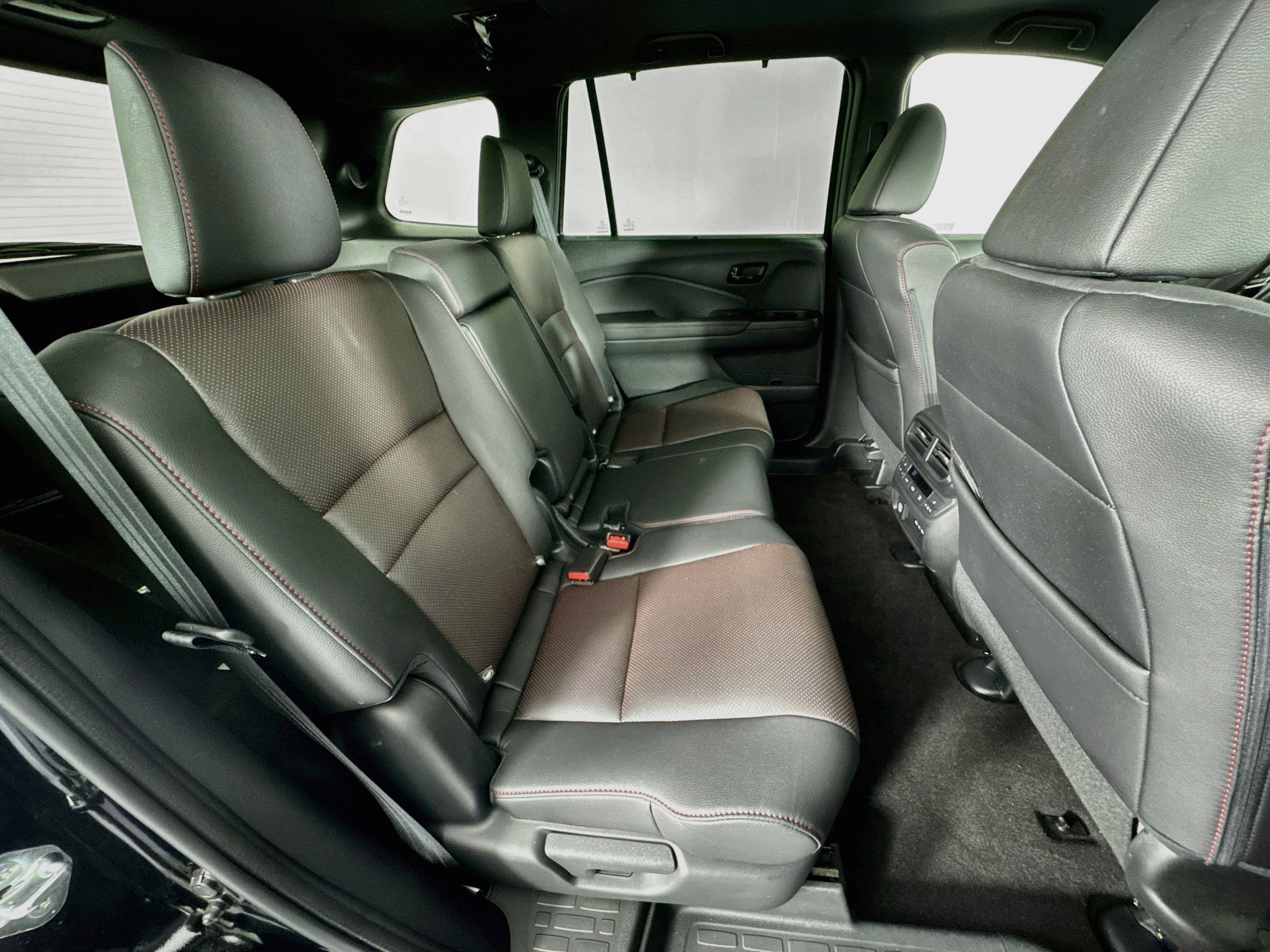 Certified 2024 Honda Passport Black Edition image 28