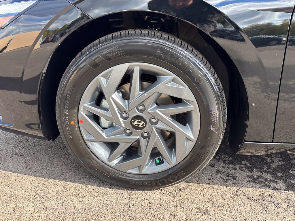 New 2026 Hyundai Elantra Hybrid FWD image 9