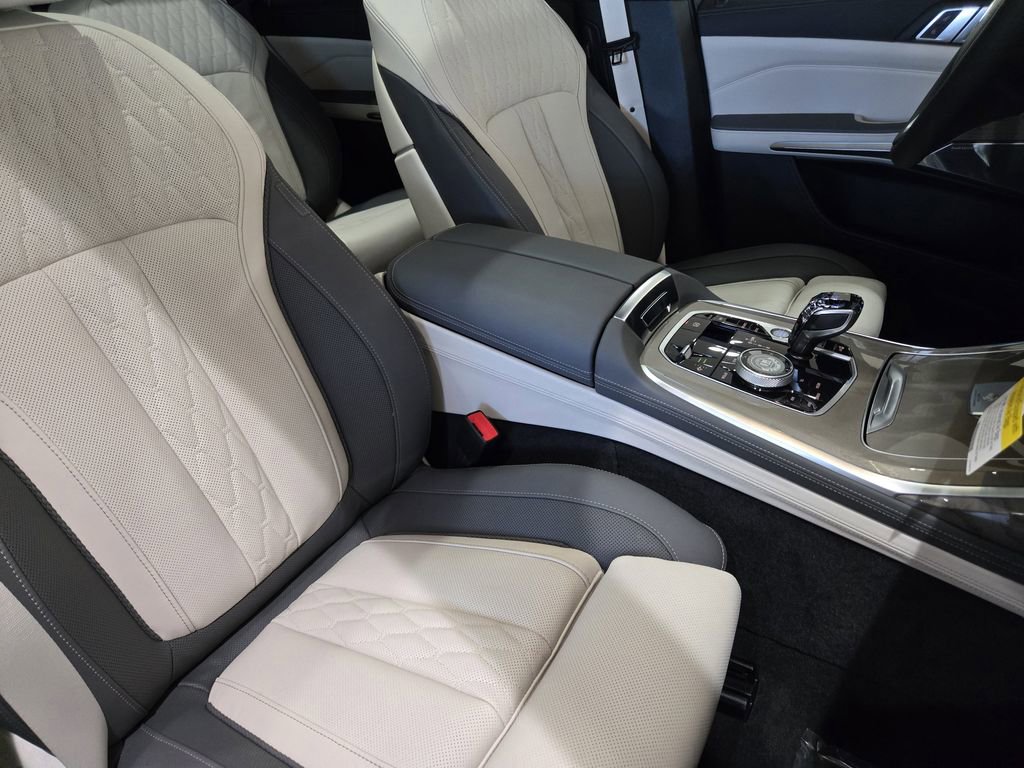 New 2026 BMW ALPINA XB7 image 16