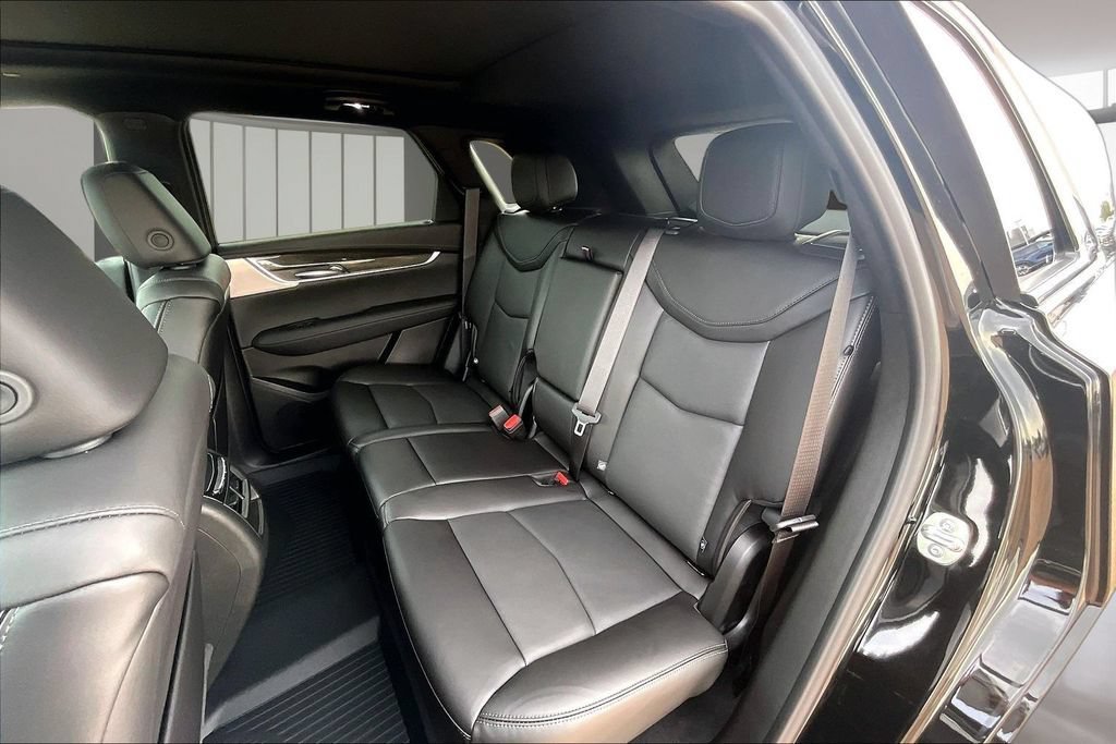 New 2026 Cadillac XT5 Sportv w/ LPO, Floor Liner Package AWD/4WD image 10