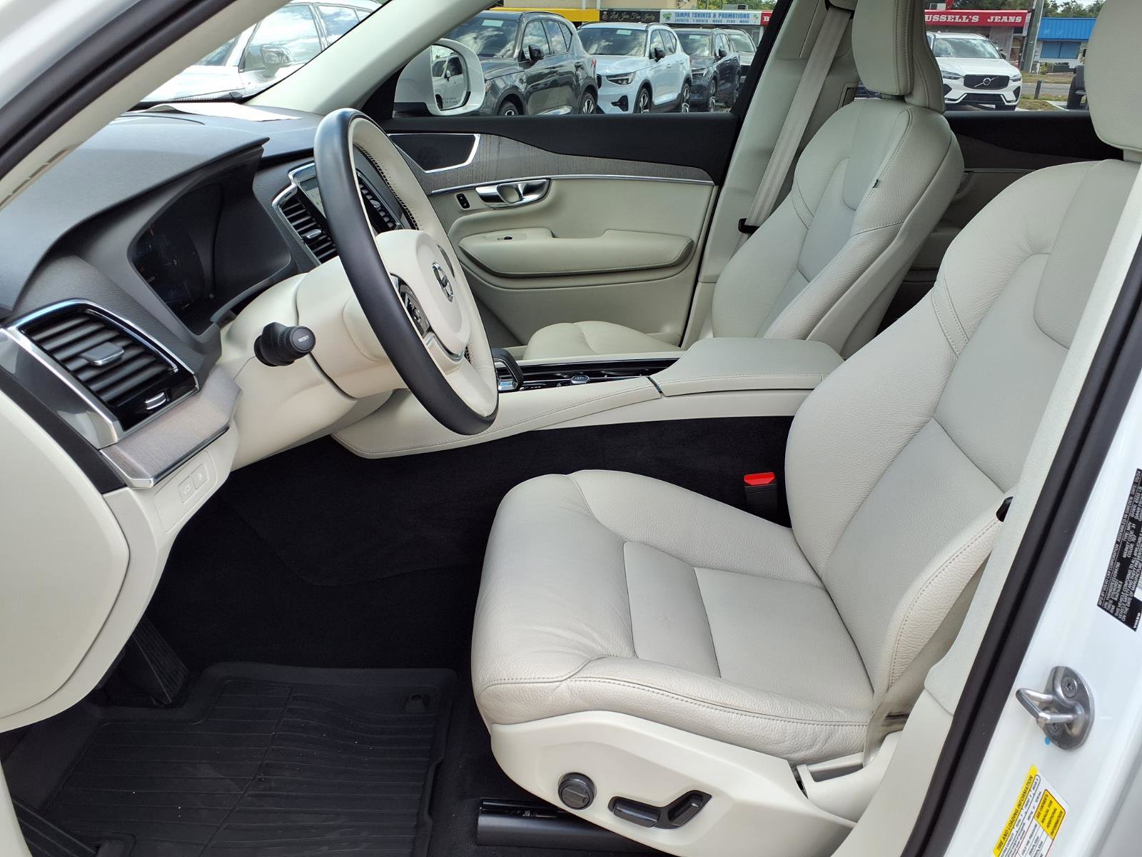 Certified 2025 Volvo XC90 T8 Plus w/ Protection Package Premier AWD/4WD image 22