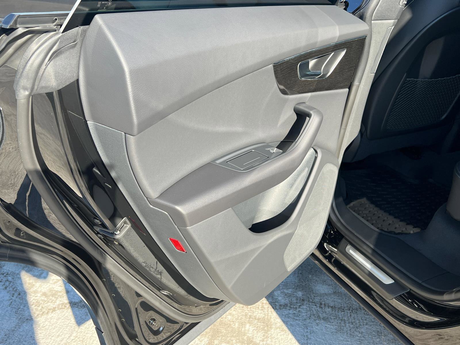 New 2025 Audi Q8 Premium image 15