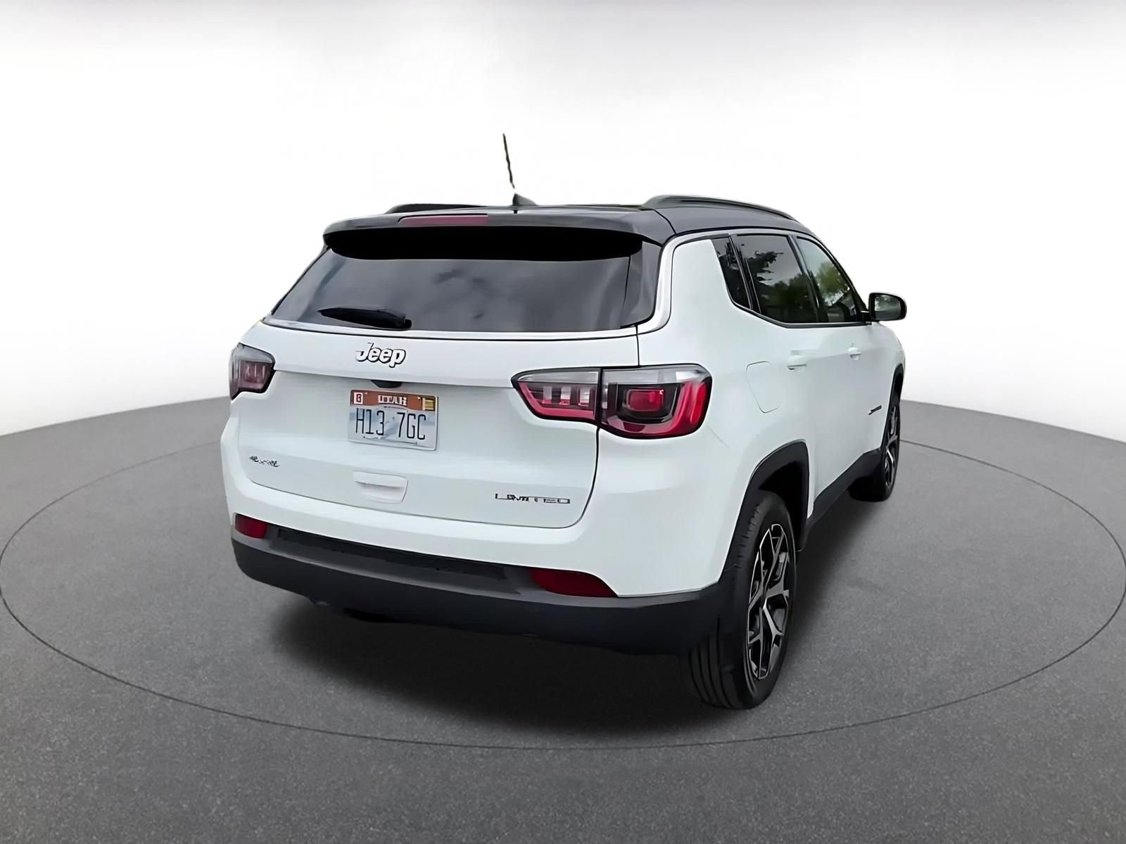 Used 2025 Jeep Compass Limited AWD/4WD image 14